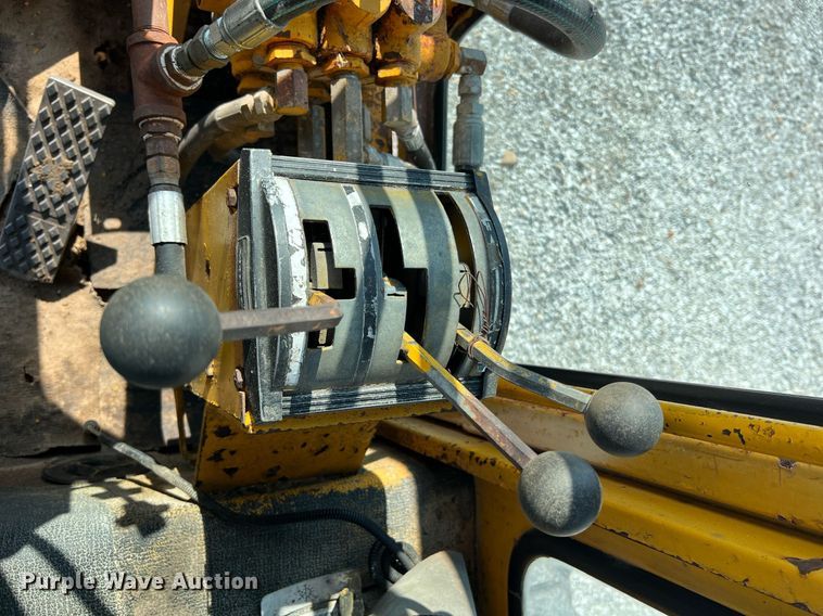 image for item II9182 1968 Champion 720 rigid frame motor grader