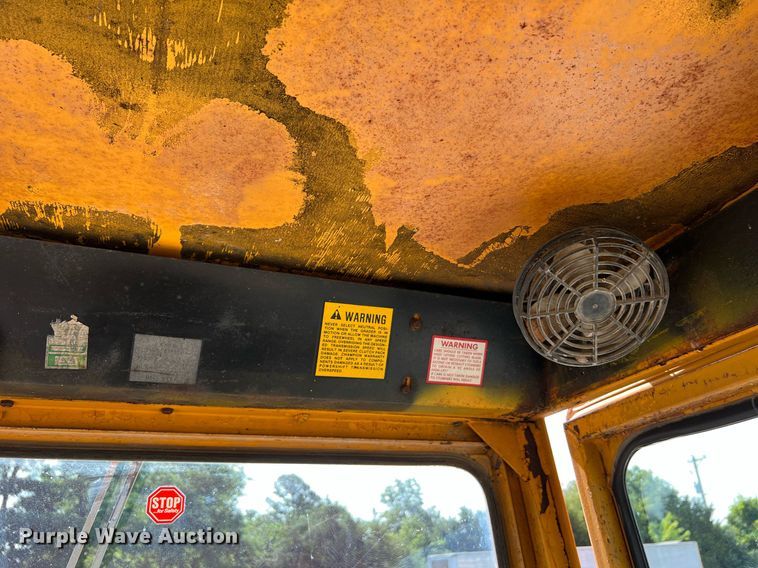 image for item II9182 1968 Champion 720 rigid frame motor grader