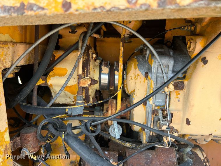 image for item II9182 1968 Champion 720 rigid frame motor grader