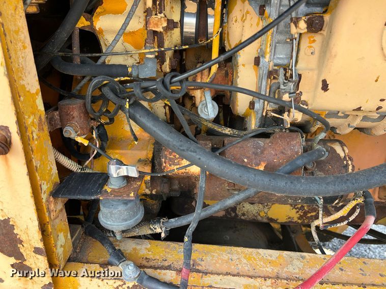 image for item II9182 1968 Champion 720 rigid frame motor grader