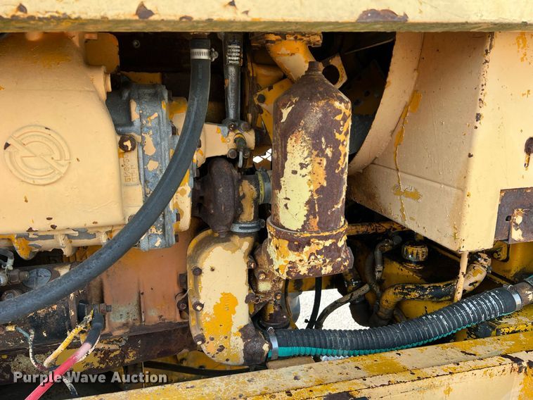 image for item II9182 1968 Champion 720 rigid frame motor grader