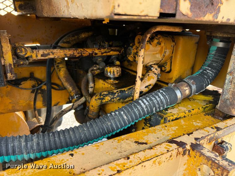 image for item II9182 1968 Champion 720 rigid frame motor grader