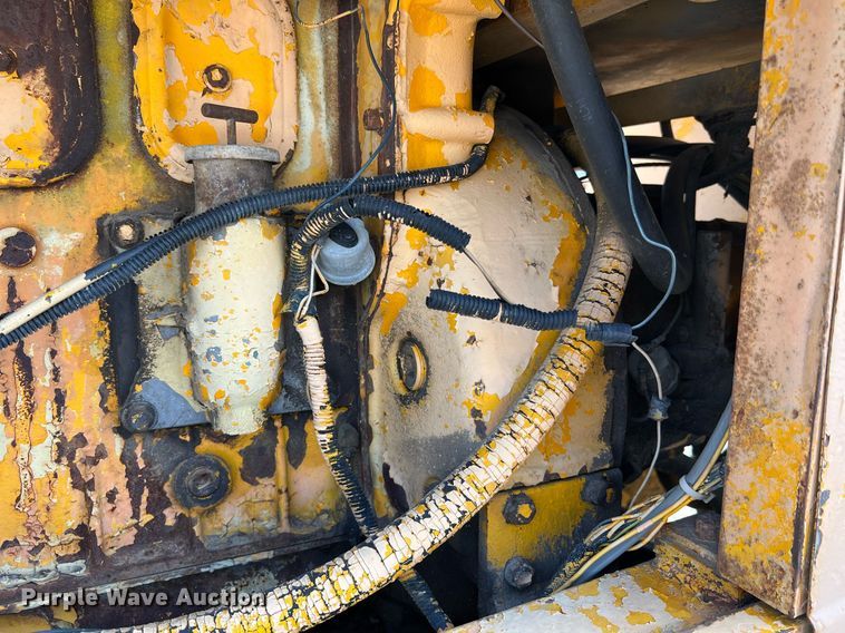 image for item II9182 1968 Champion 720 rigid frame motor grader