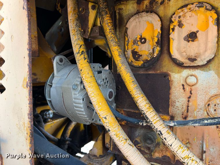 image for item II9182 1968 Champion 720 rigid frame motor grader