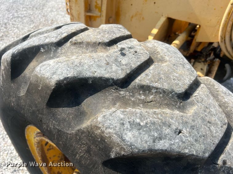 image for item II9182 1968 Champion 720 rigid frame motor grader