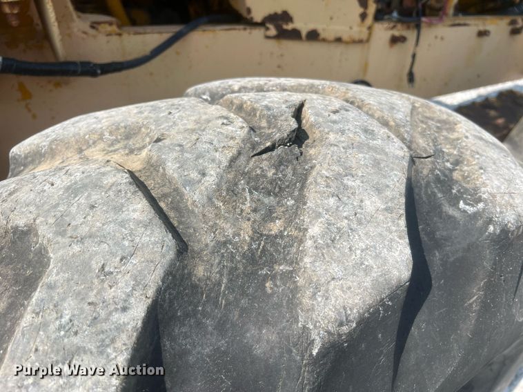 image for item II9182 1968 Champion 720 rigid frame motor grader