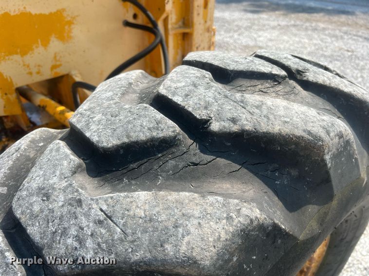 image for item II9182 1968 Champion 720 rigid frame motor grader