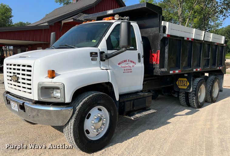 image for item II9200 2006 Chevrolet C8500  dump truck