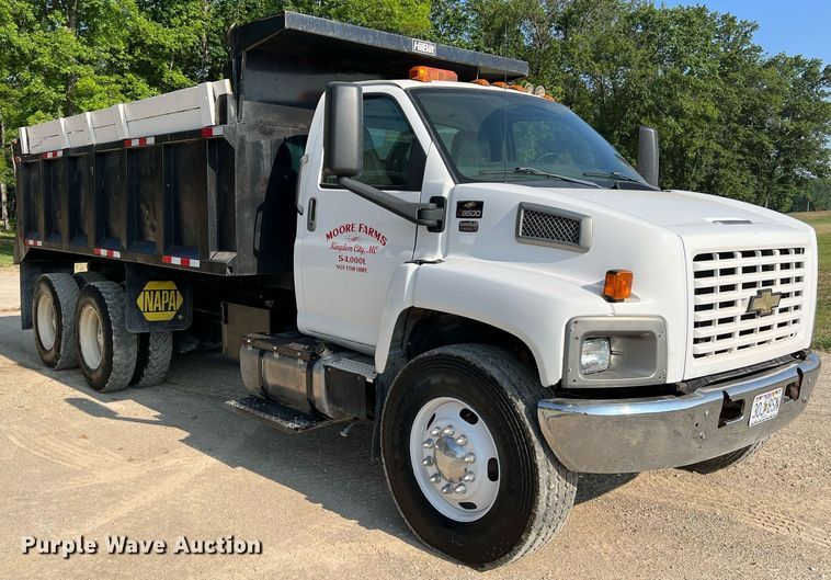 image for item II9200 2006 Chevrolet C8500  dump truck