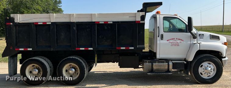 image for item II9200 2006 Chevrolet C8500  dump truck