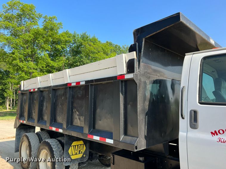 image for item II9200 2006 Chevrolet C8500  dump truck