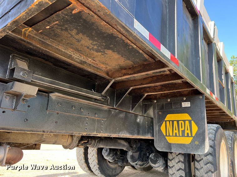 image for item II9200 2006 Chevrolet C8500  dump truck