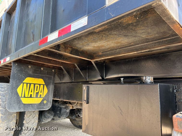 image for item II9200 2006 Chevrolet C8500  dump truck