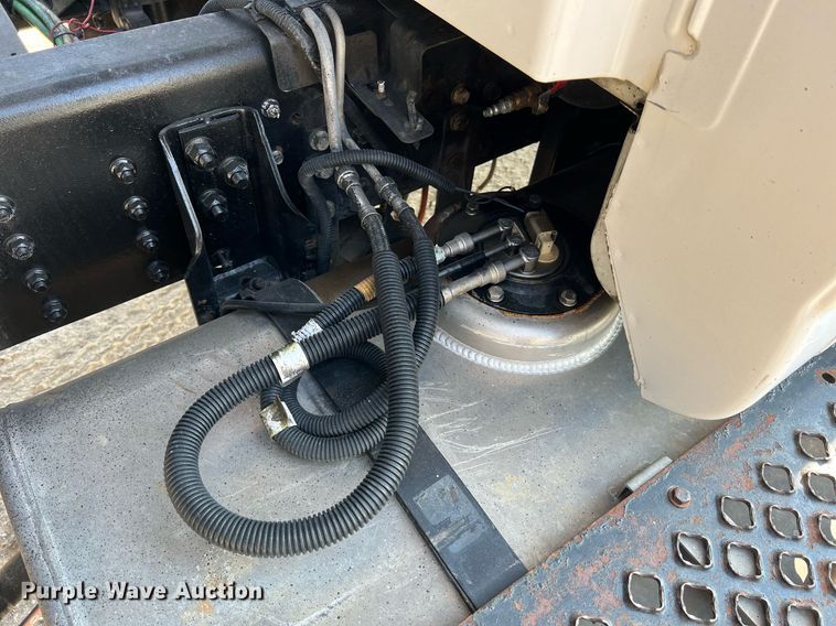 image for item II9200 2006 Chevrolet C8500  dump truck