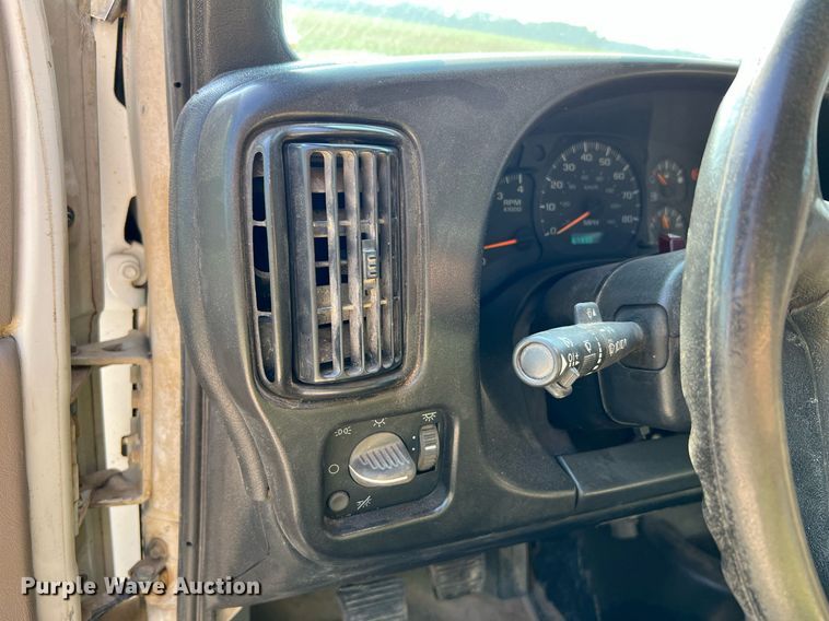 image for item II9200 2006 Chevrolet C8500  dump truck