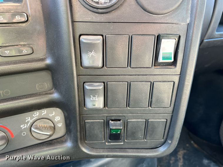 image for item II9200 2006 Chevrolet C8500  dump truck