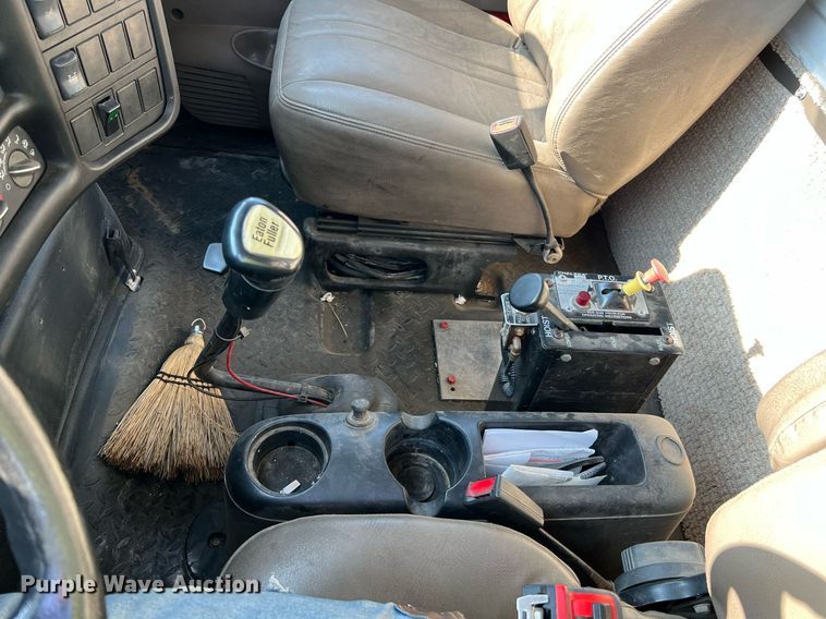 image for item II9200 2006 Chevrolet C8500  dump truck