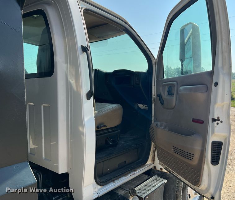 image for item II9200 2006 Chevrolet C8500  dump truck