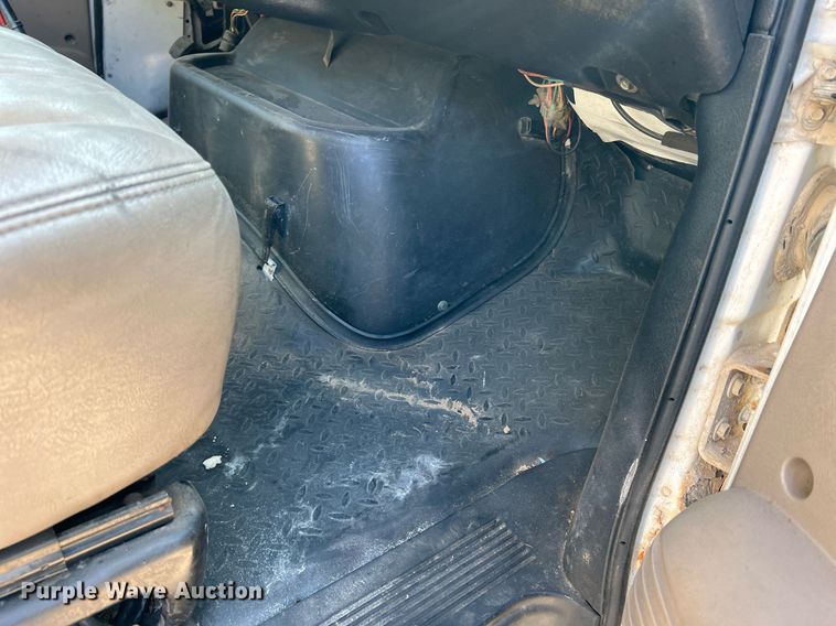 image for item II9200 2006 Chevrolet C8500  dump truck