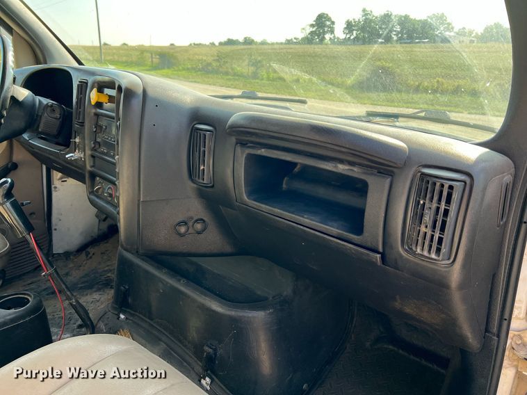 image for item II9200 2006 Chevrolet C8500  dump truck