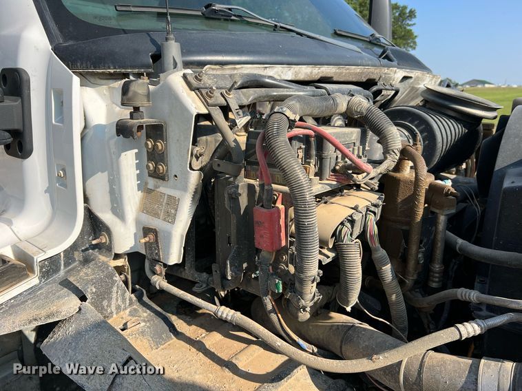 image for item II9200 2006 Chevrolet C8500  dump truck