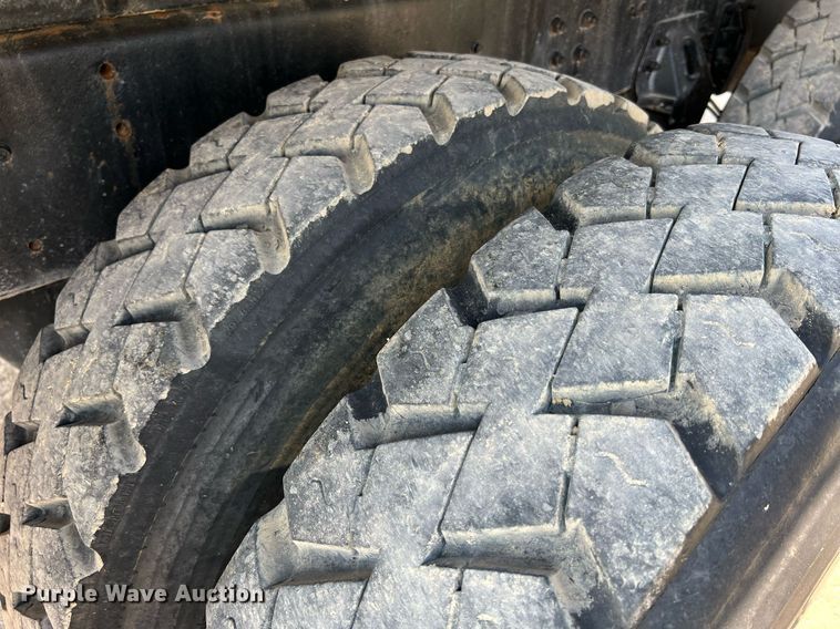 image for item II9200 2006 Chevrolet C8500  dump truck