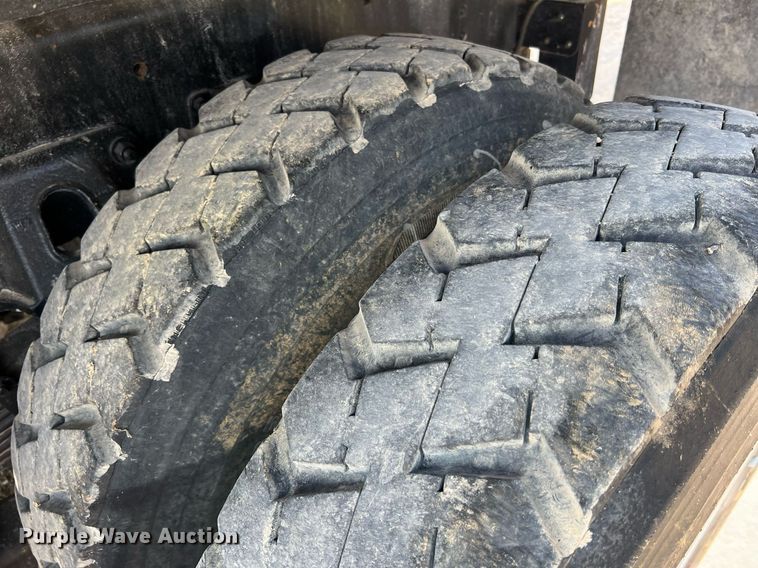 image for item II9200 2006 Chevrolet C8500  dump truck