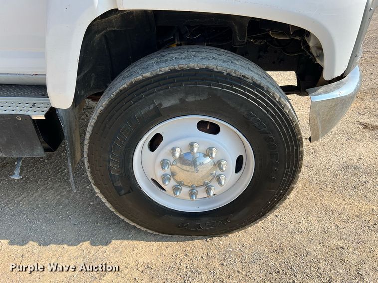 image for item II9200 2006 Chevrolet C8500  dump truck