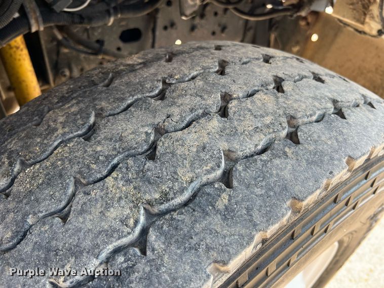 image for item II9200 2006 Chevrolet C8500  dump truck