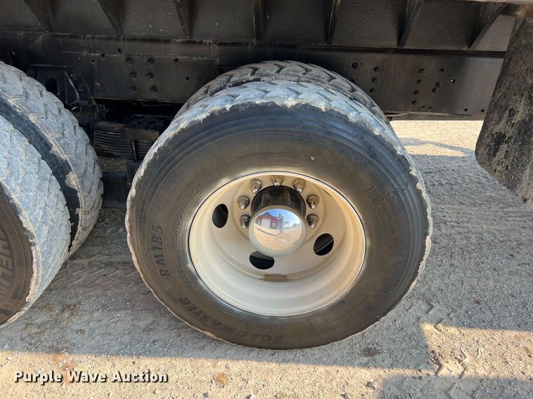 image for item II9200 2006 Chevrolet C8500  dump truck