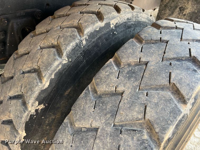 image for item II9200 2006 Chevrolet C8500  dump truck