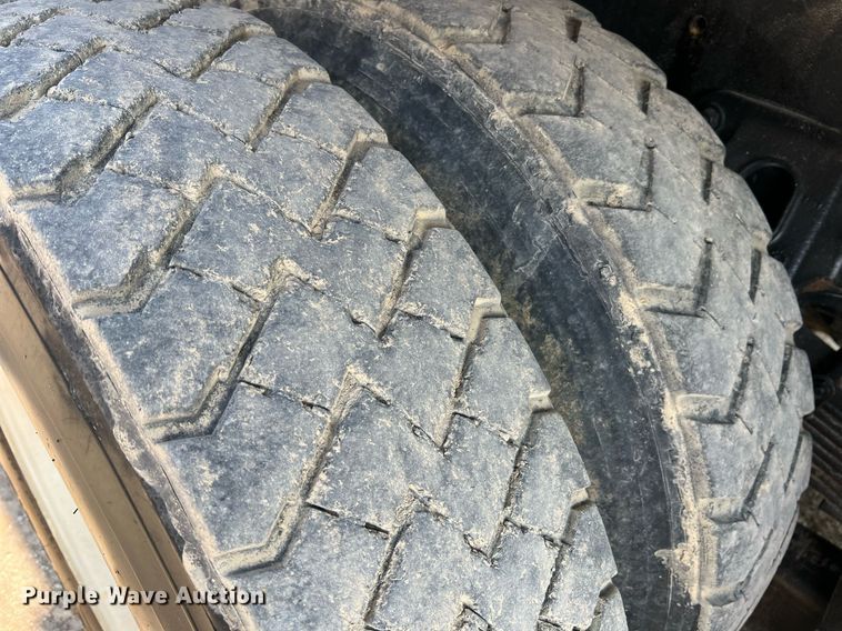 image for item II9200 2006 Chevrolet C8500  dump truck