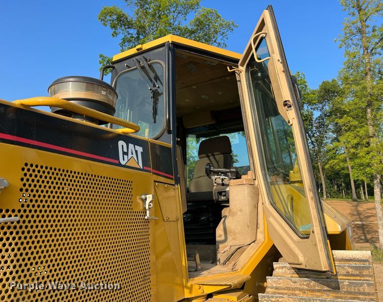 image for item II9201 2000 Caterpillar D6M XL  dozer