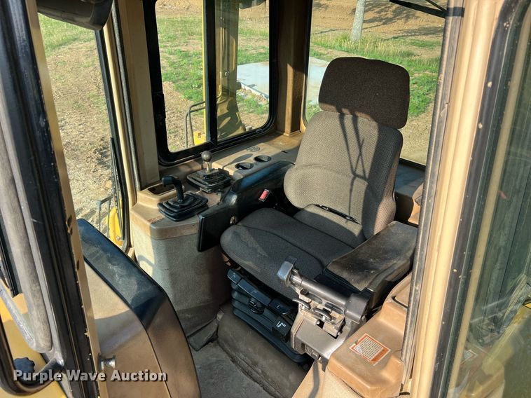 image for item II9201 2000 Caterpillar D6M XL  dozer