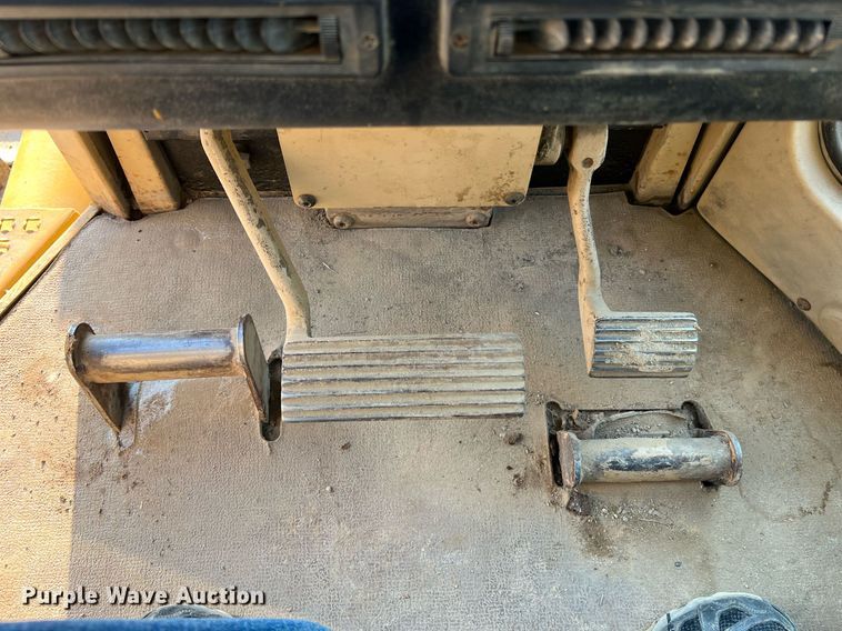 image for item II9201 2000 Caterpillar D6M XL  dozer