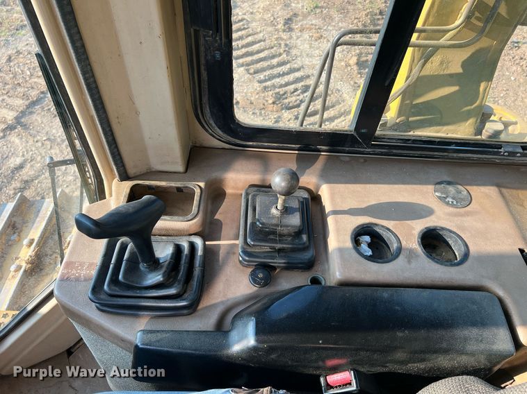 image for item II9201 2000 Caterpillar D6M XL  dozer