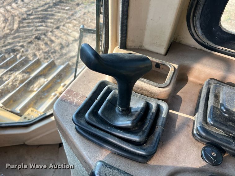 image for item II9201 2000 Caterpillar D6M XL  dozer