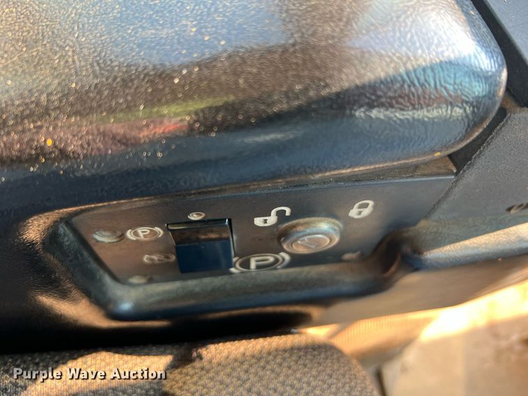 image for item II9201 2000 Caterpillar D6M XL  dozer