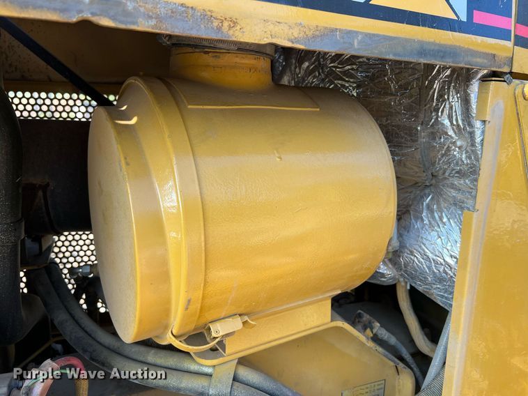 image for item II9201 2000 Caterpillar D6M XL  dozer