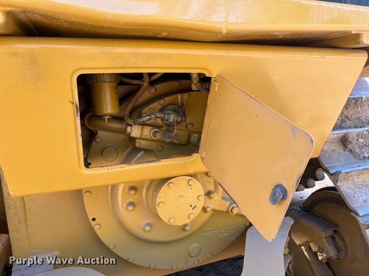 image for item II9201 2000 Caterpillar D6M XL  dozer