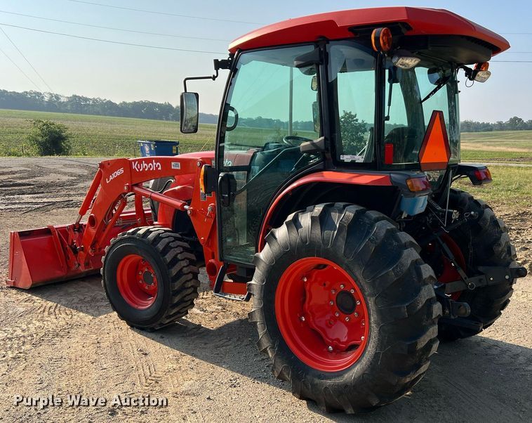 image for item II9202 Kubota MX6000  MFWD tractor
