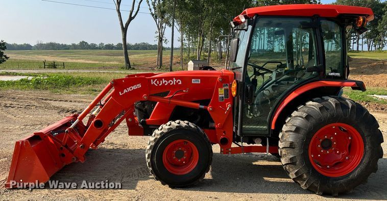 image for item II9202 Kubota MX6000  MFWD tractor