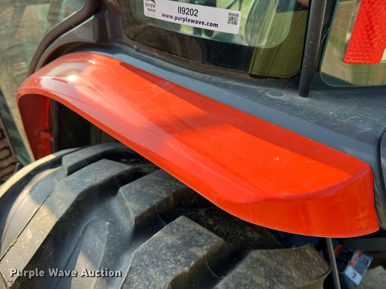 image for item II9202 Kubota MX6000  MFWD tractor