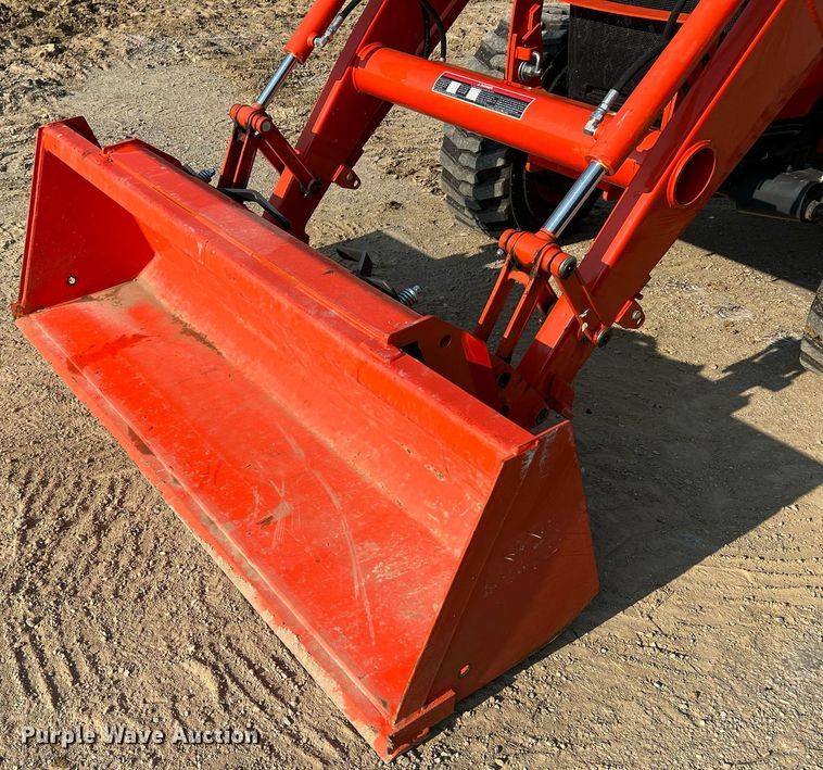 image for item II9202 Kubota MX6000  MFWD tractor