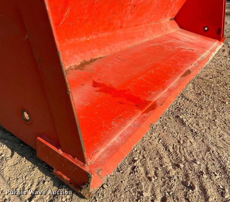 image for item II9202 Kubota MX6000  MFWD tractor