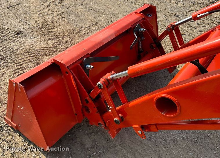 image for item II9202 Kubota MX6000  MFWD tractor