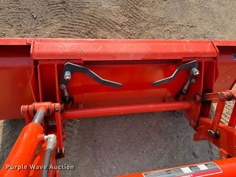 image for item II9202 Kubota MX6000  MFWD tractor