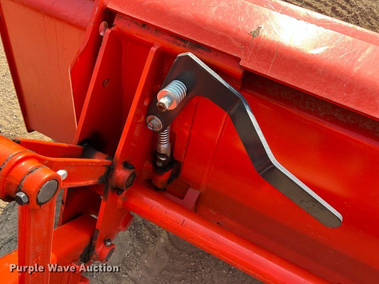 image for item II9202 Kubota MX6000  MFWD tractor