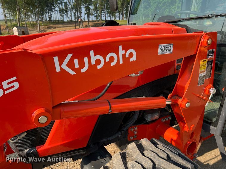 image for item II9202 Kubota MX6000  MFWD tractor