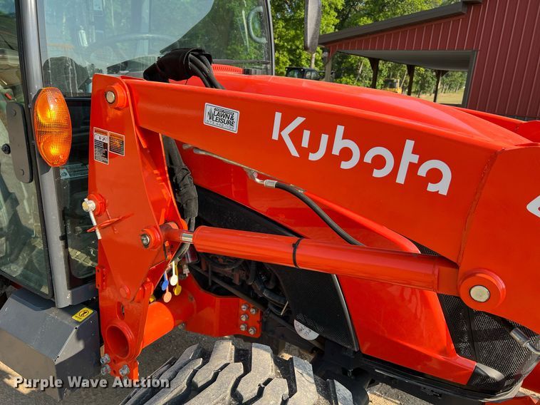 image for item II9202 Kubota MX6000  MFWD tractor